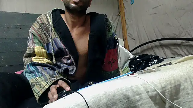 Snapshot of Camodick chatting on May 19, 2026, 4:52 am Camodick online show from May 19, 2026, 4:52 am