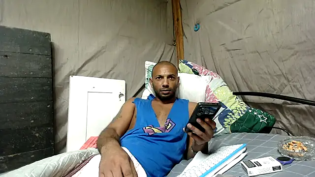 Snapshot of Camodick chatting on May 25, 2026, 11:44 pm Camodick online show from May 25, 2026, 11:44 pm