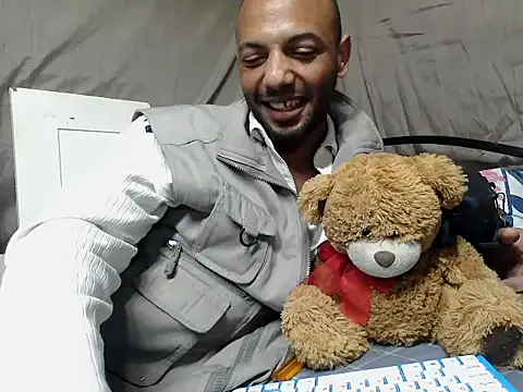 Snapshot of Camodick chatting on May 27, 2026, 1:57 am Camodick online show from May 27, 2026, 1:57 am