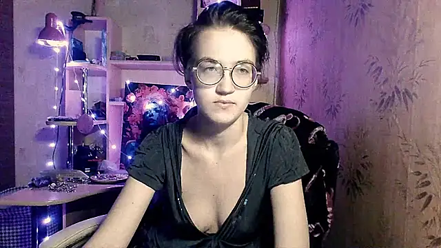 Snapshot of Alessa_Kiss chatting on May 14, 2026, 6:04 pm Alessa Kiss online show from May 14, 2026, 6:04 pm