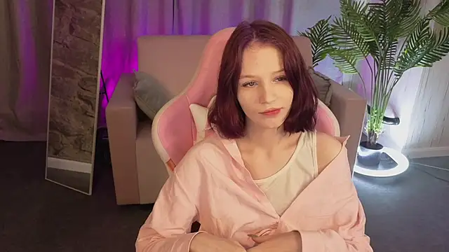 Snapshot of AliceJohansone chatting on May 30, 2026, 1:25 am AliceJohansone online show from May 30, 2026, 1:25 am