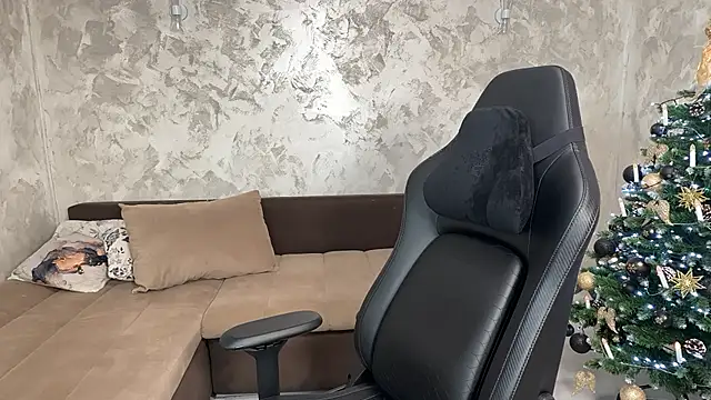 Snapshot of SophiePale chatting on December 19, 2025, 8:10 am SophiePale online show from December 19, 2025, 8:10 am