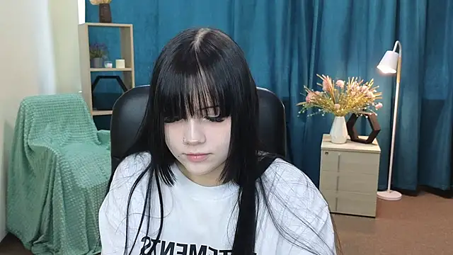 MelaineCore online show from May 11, 2026, 5:46 am