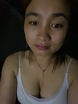 Cute-Sexyy online show from May 7, 2026, 3:17 pm