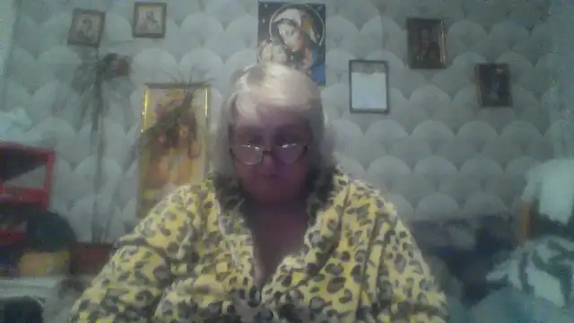 MarinaFarina53 online show from May 17, 2026, 5:42 pm