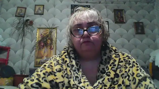 MarinaFarina53 online show from May 19, 2026, 4:57 pm