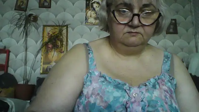 MarinaFarina53 online show from May 21, 2026, 5:47 am