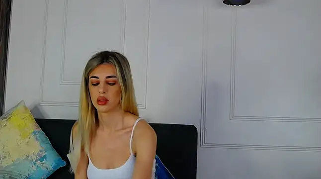 Snapshot of IvyLustt chatting on June 25, 2026, 5:12 am IvyLustt online show from June 25, 2026, 5:12 am