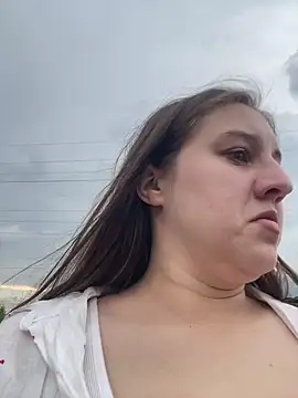 viksiss online show from July 4, 2026, 2:01 pm