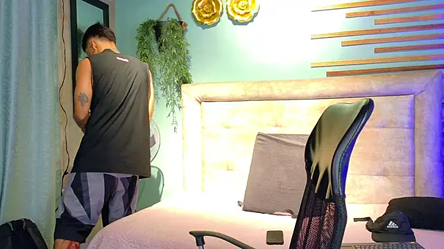 criss hardcock  online show from June 13, 2026, 1:20 pm