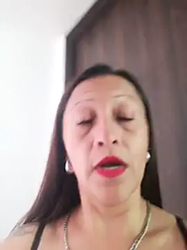 Snapshot of Vely_ chatting on June 16, 2026, 8:44 pm Vely online show from June 16, 2026, 8:44 pm