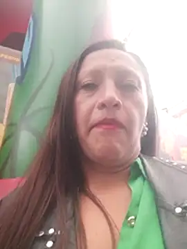Snapshot of Vely_ chatting on July 3, 2026, 8:37 pm Vely online show from July 3, 2026, 8:37 pm