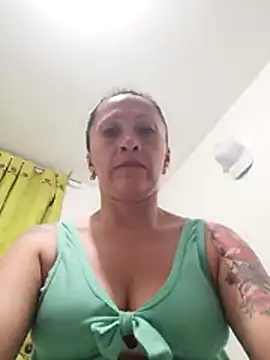 Snapshot of Vely_ chatting on July 13, 2026, 2:25 am Vely online show from July 13, 2026, 2:25 am