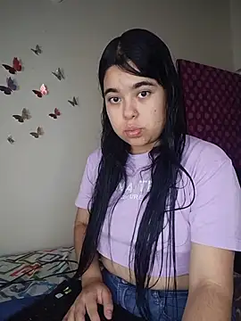 Snapshot of MiiaHott_W chatting on June 24, 2026, 2:05 pm MiiaHott W online show from June 24, 2026, 2:05 pm