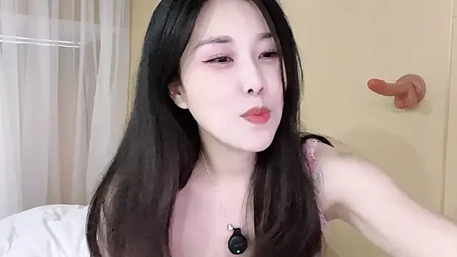 Emma qiqi online show from May 22, 2026, 8:42 am