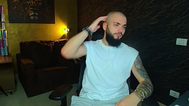 OscarWillss online show from June 10, 2026, 6:56 am