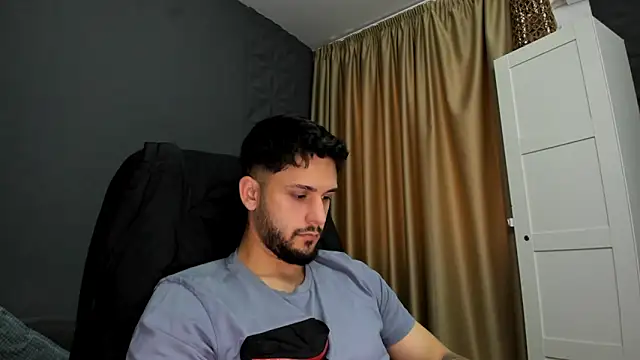 TroyWadee online show from June 6, 2026, 4:17 am