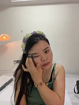 QinQin 3333 online show from May 10, 2026, 5:12 am