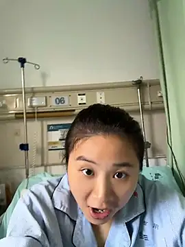 Snapshot of Iridessa- chatting on June 5, 2026, 10:59 pm Iridessa- online show from June 5, 2026, 10:59 pm