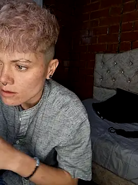 Megan-r online show from May 9, 2026, 2:06 am