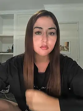 nicole34-44 online show from May 10, 2026, 5:18 pm
