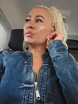 MILFBARBY online show from September 30, 2025, 7:13 am