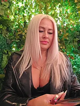 MILFBARBY online show from November 2, 2025, 8:06 am