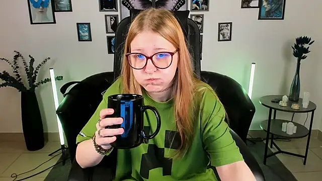 lanafitch online show from June 4, 2026, 10:32 am