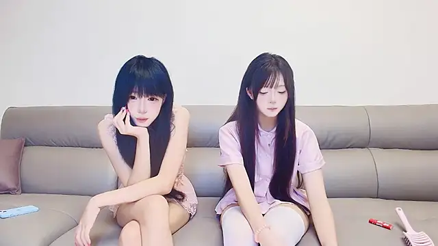 guoguo-888 online show from June 17, 2026, 6:16 am
