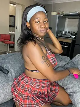 Candicakessss online show from May 11, 2026, 3:29 pm