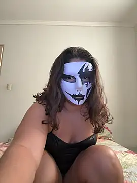 cherrybr01 online show from May 13, 2026, 4:04 pm