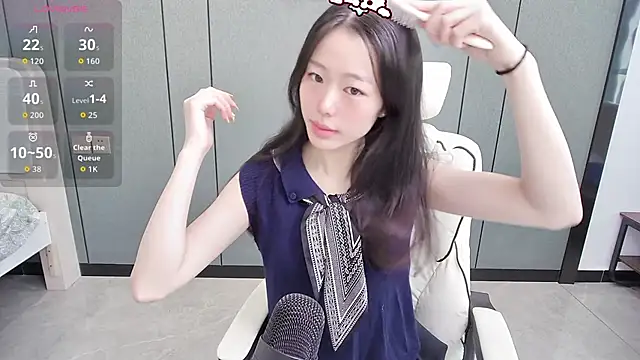 Lucky  cat online show from May 11, 2026, 5:24 am