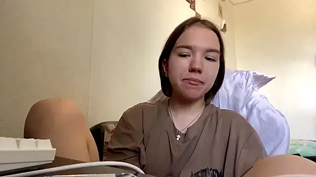 FewerCadre online show from May 25, 2026, 9:04 am