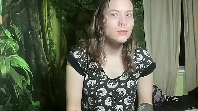 Snapshot of mo0ngoddess chatting on January 18, 2025, 7:38 am mo0ngoddess online show from January 18, 2025, 7:38 am