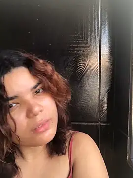 Cliaclara online show from May 17, 2026, 3:19 pm