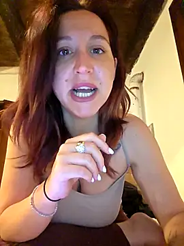Nicolevellori online show from May 15, 2026, 5:14 am