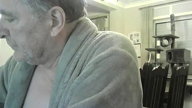 Snapshot of edje59a chatting on November 27, 2025, 7:10 am edje59a online show from November 27, 2025, 7:10 am