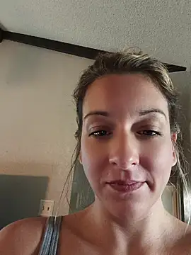 missbellastar online show from May 21, 2026, 3:52 pm