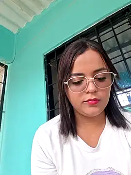 Meliqueen-14 online show from May 13, 2026, 3:20 pm