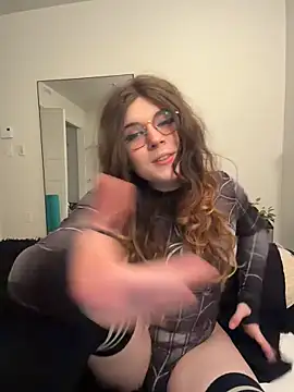 cutypiefull online show from May 26, 2026, 4:41 am
