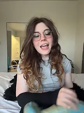 cutypiefull online show from May 28, 2026, 12:08 am