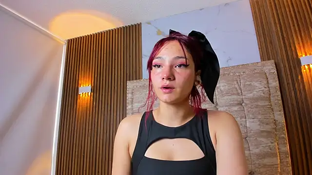 camiirosse online show from May 21, 2026, 8:05 pm