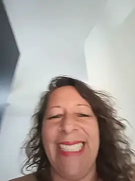 Nikki milf69 online show from May 27, 2026, 6:27 pm