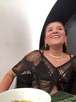 IsabelleMilan online show from June 29, 2026, 8:42 pm