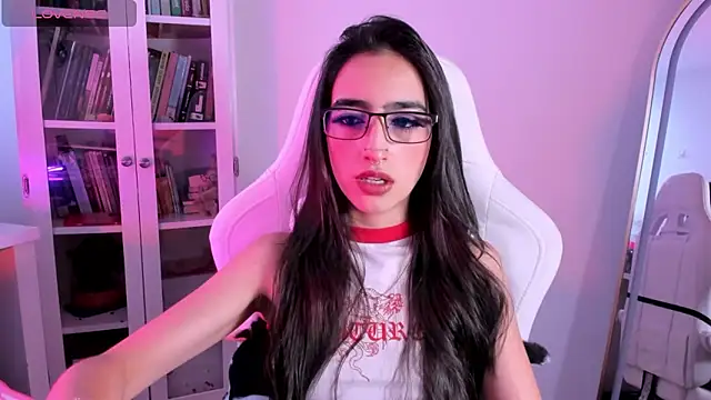 AgathaBlair online show from May 25, 2026, 6:58 pm