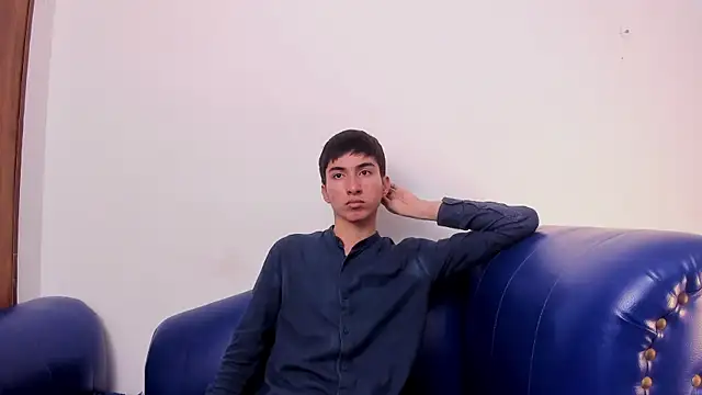 LittleNerd18 online show from May 12, 2026, 4:53 am