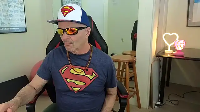 hotdadbod online show from March 13, 2025, 8:22 pm