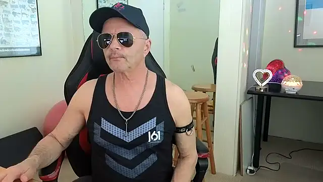 hotdadbod online show from March 19, 2025, 8:32 pm