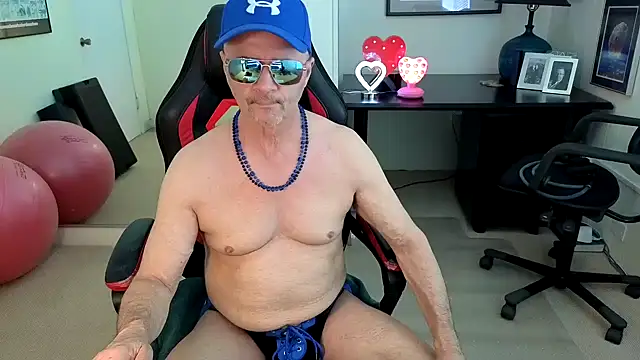 hotdadbod online show from September 19, 2025, 8:31 pm