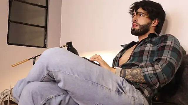 JuanMillano online show from May 30, 2026, 1:35 am